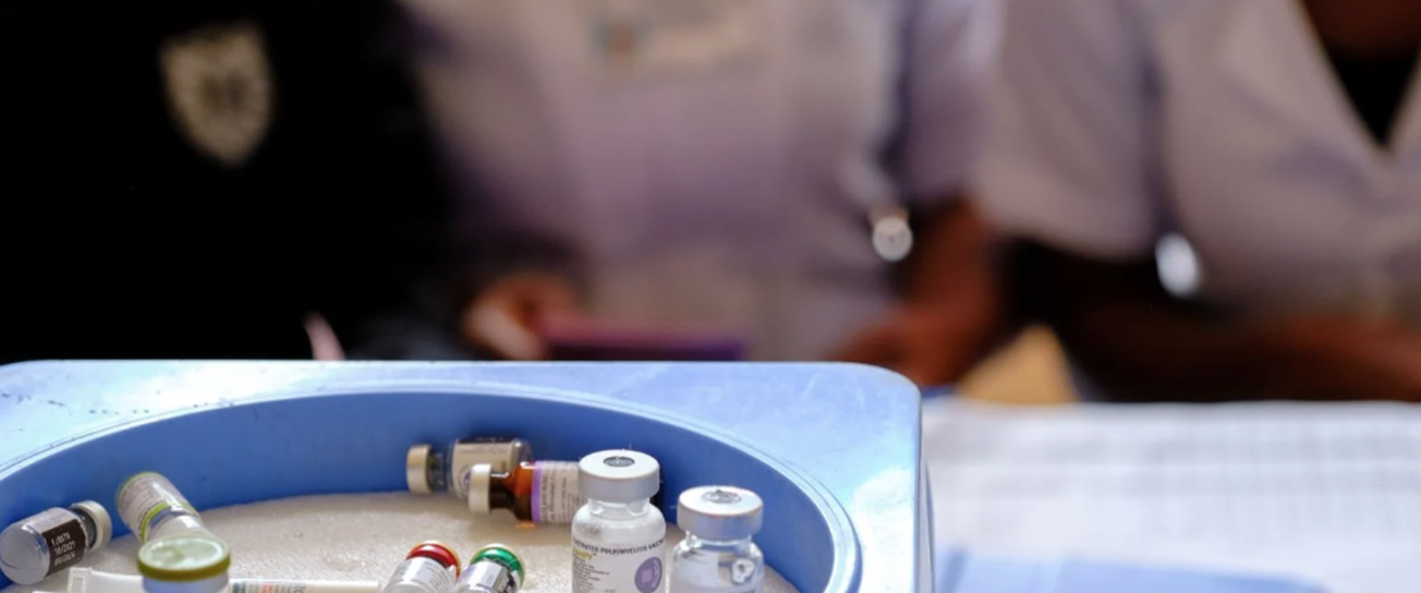 Une meilleure utilisation des vaccins pourrait réduire l’utilisation d’antibiotiques de 2,5 milliards de doses par an, selon l’OMS